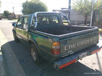VENDO CAMIONETA CHEVROLET LUV 2,5 DIESEL