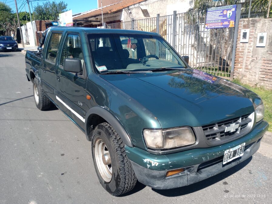 VENDO CAMIONETA CHEVROLET LUV 2,5 DIESEL