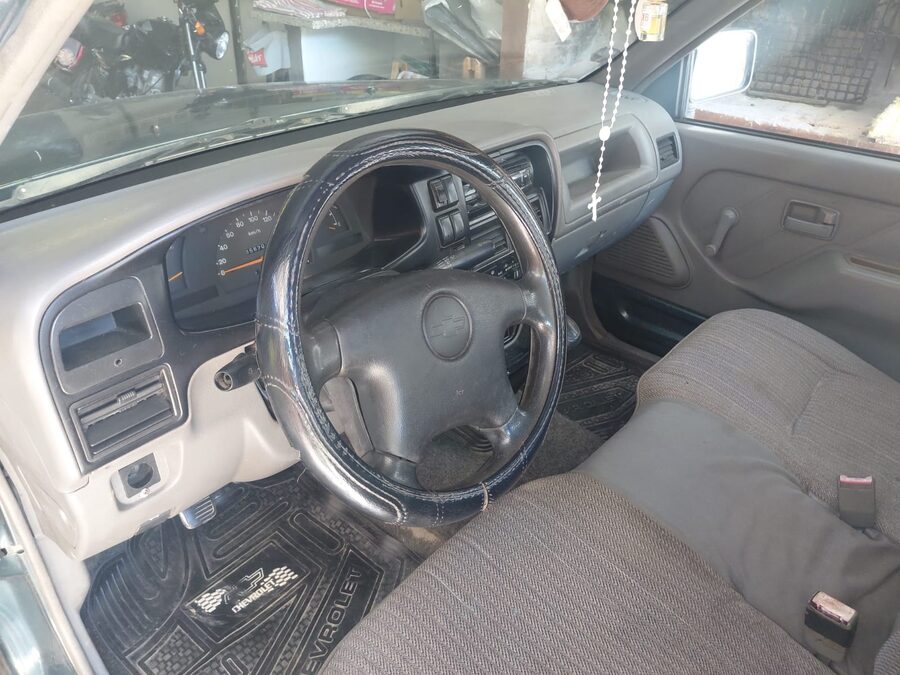 VENDO CAMIONETA CHEVROLET LUV 2,5 DIESEL
