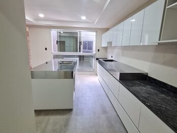 Venta Piso Exclusivo a estrenar parque / Centro