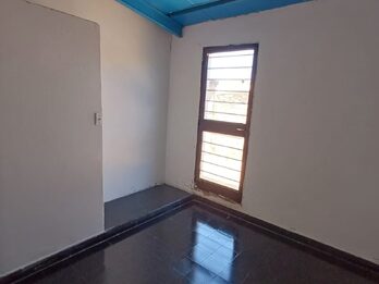 VENDO CASA Z/ PROV. UNIDAS Y ECCLESTON - U$S 40.000