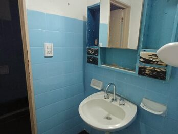 VENDO CASA Z/ PROV. UNIDAS Y ECCLESTON - U$S 40.000