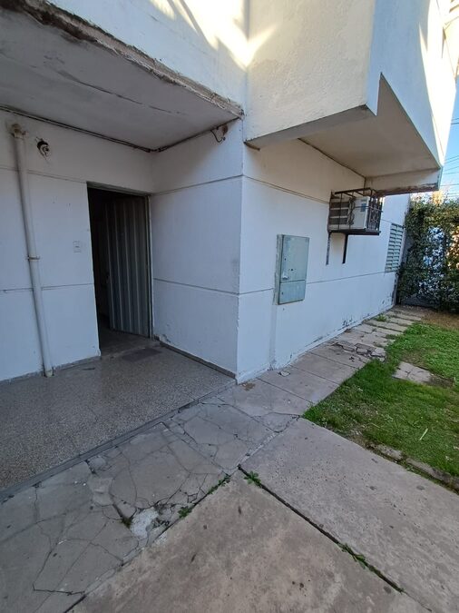 VENDO CASA – B PARANÁ XX - U$S 20.000