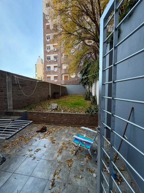 AMPLIO DEPARTAMENTO DE 1 DORMITORIO CON 2 PATIOS | PARANÁ