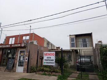 Casa 194 M2 construidos con local comercial