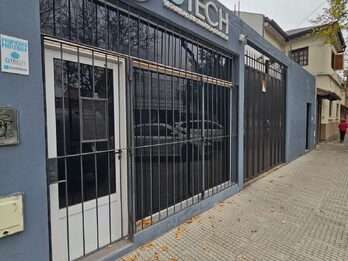 Casa + local con amplio terreno en calle Cura Alvarez