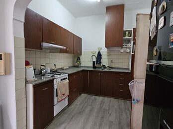 Casa + local con amplio terreno en calle Cura Alvarez