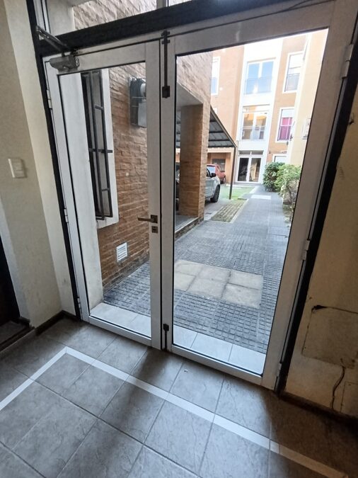 Alquilamos dpto de 2 dormitorios calle S. Del Estero Esq. Mexico
