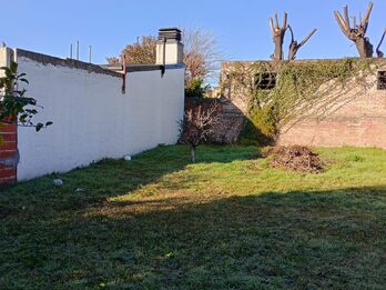 VENDO CASA CON GRAN TERRENO
