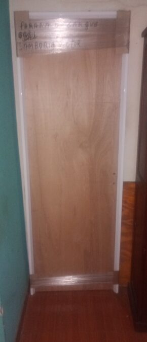 Vendo 3 puertas de cedrillo importado marco de aluminio, 70 CM x 2 M ($100.000 c/u)