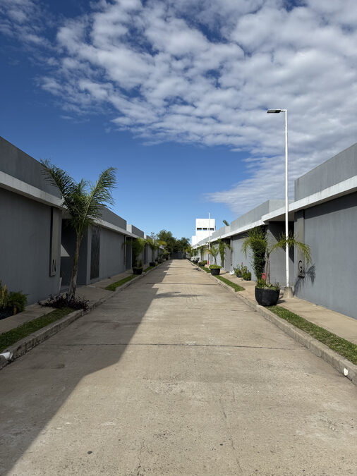 CASA 2 DORMITORIOS - COMPLEJO CITY GARDEN