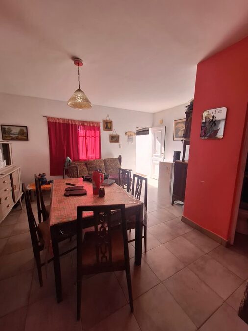 Casa 2 Dormitorios Apta Crédito, Calle Gutierrez y Cnel. Martínez