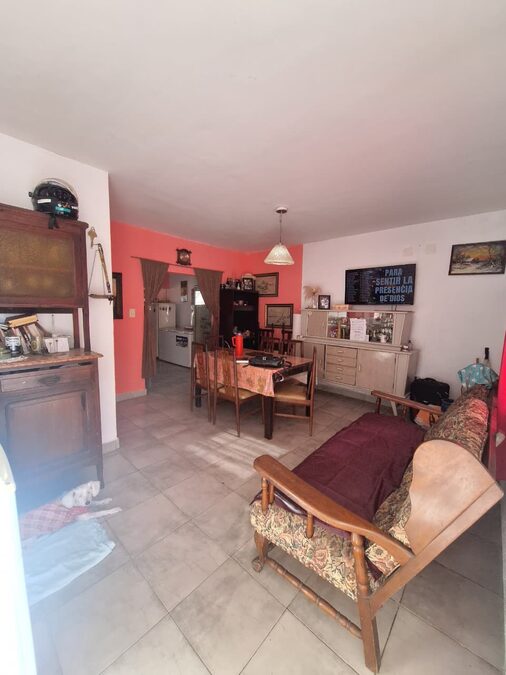 Casa 2 Dormitorios Apta Crédito, Calle Gutierrez y Cnel. Martínez