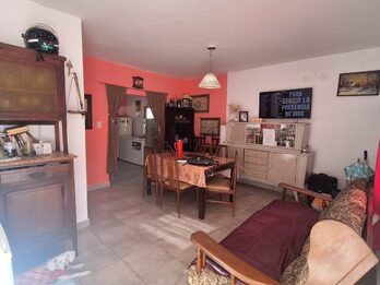 Casa 2 Dormitorios Apta Crédito, Calle Gutierrez y Cnel. Martínez