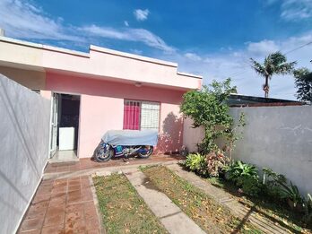 Casa 2 Dormitorios Apta Crédito, Calle Gutierrez y Cnel. Martínez