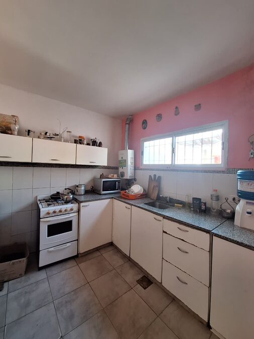 Casa 2 Dormitorios Apta Crédito, Calle Gutierrez y Cnel. Martínez
