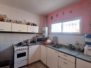 Casa 2 Dormitorios Apta Crédito, Calle Gutierrez y Cnel. Martínez