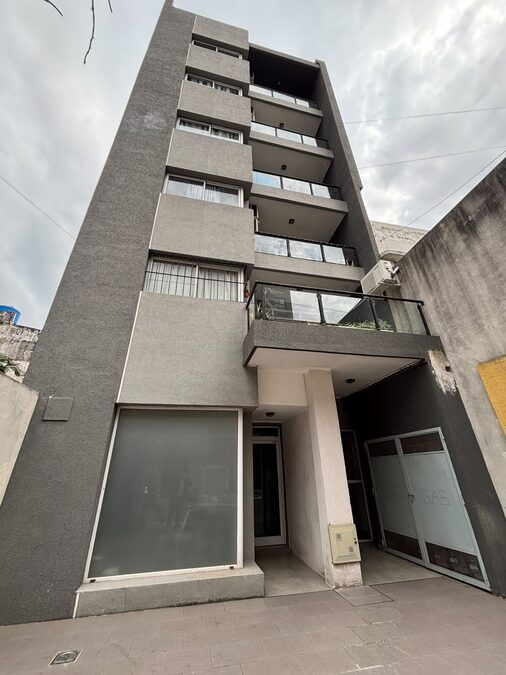 VENTA DEPARTAMENTO DOS DORMITORIOS CON BALCÓN