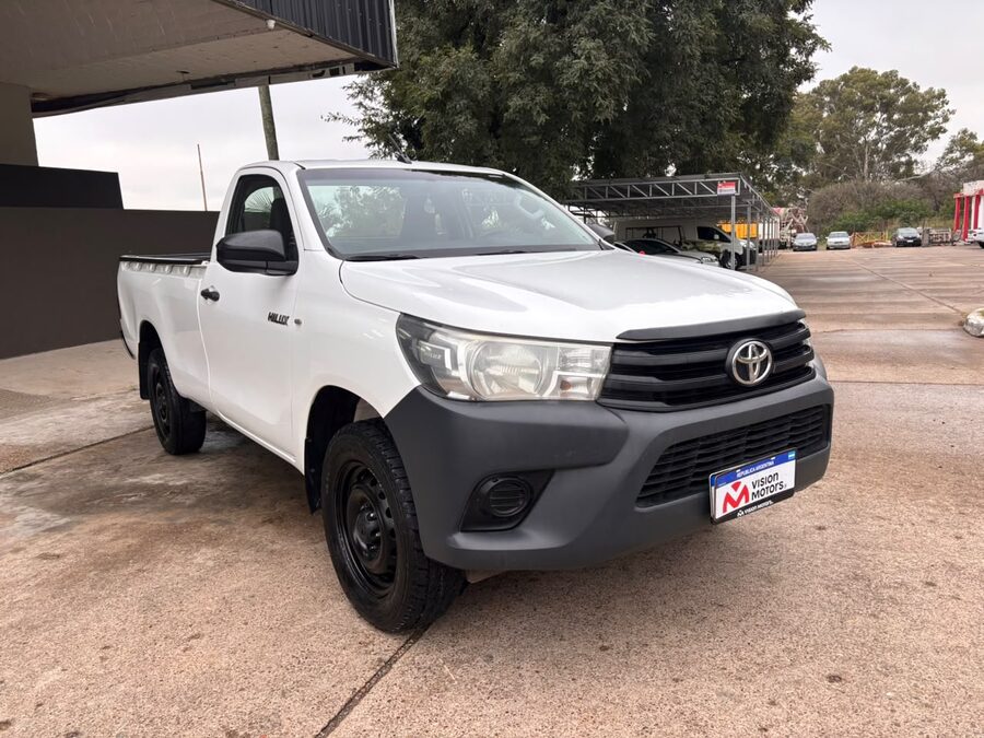 TOYOTA HILUX 4x2 DX 2.4 TDI MT CABINA SIMPLE. Recibo vehículos de menor y mayor valor