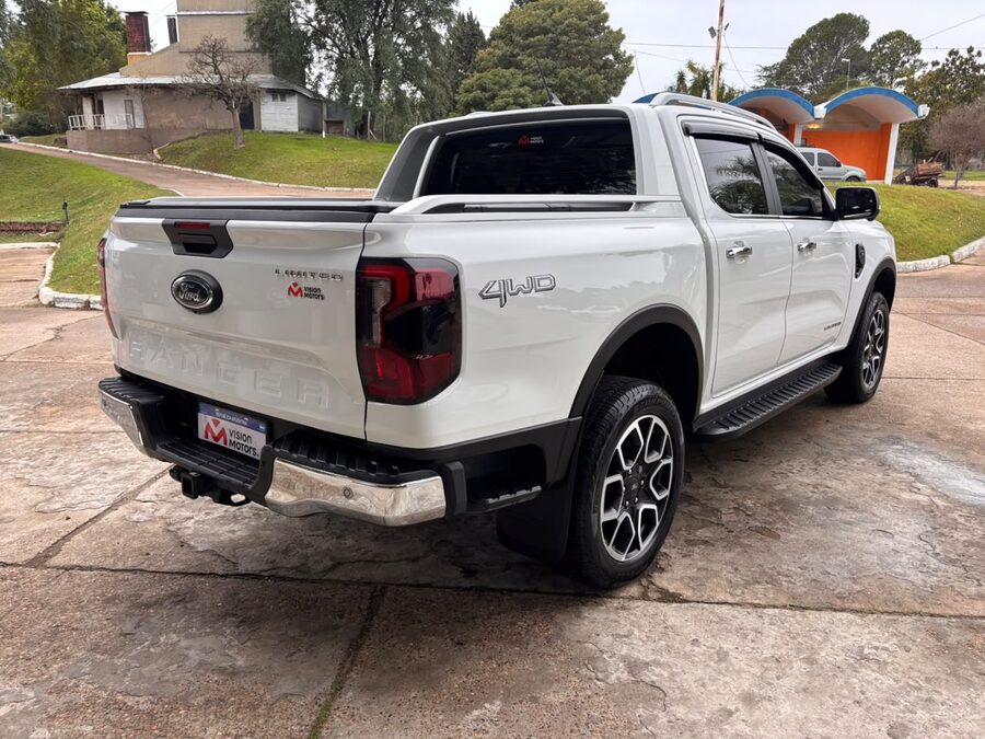 FORD RANGER LTD V6 3.0L 4x4 AT. Recibo vehículos de menor y mayor valor.