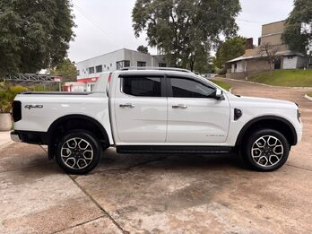 FORD RANGER LTD V6 3.0L 4x4 AT. Recibo vehículos de menor y mayor valor.