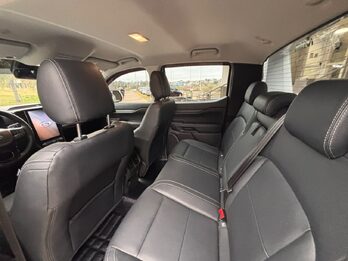 FORD RANGER LTD V6 3.0L 4x4 AT. Recibo vehículos de menor y mayor valor.