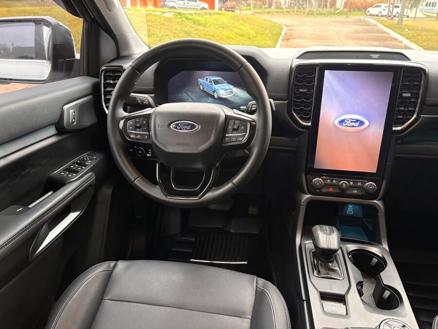 FORD RANGER LTD V6 3.0L 4x4 AT. Recibo vehículos de menor y mayor valor.