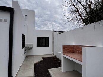 CASA A ESTRENAR EN VENTA 🏡  Ideal para ingresar inmediatamente‼️ 📍sobre calle Basavilbaso y Gdor. Crespo.