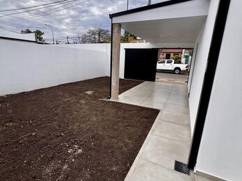 CASA A ESTRENAR EN VENTA 🏡  Ideal para ingresar inmediatamente‼️ 📍sobre calle Basavilbaso y Gdor. Crespo.