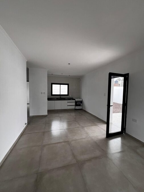 CASA A ESTRENAR EN VENTA 🏡  Ideal para ingresar inmediatamente‼️ 📍sobre calle Basavilbaso y Gdor. Crespo.
