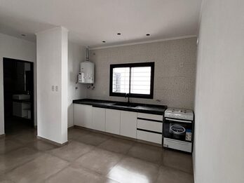 CASA A ESTRENAR EN VENTA 🏡  Ideal para ingresar inmediatamente‼️ 📍sobre calle Basavilbaso y Gdor. Crespo.