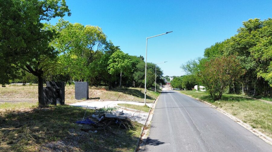 Amplios terrenos, Zona A. Crespo