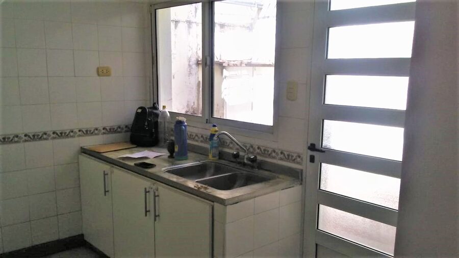 DUEÑO ALQUILA CASA CENTRICA $750000