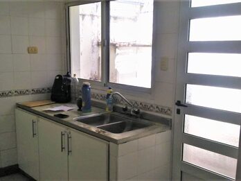 DUEÑO ALQUILA CASA CENTRICA $750000