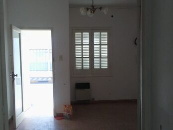 DUEÑO ALQUILA CASA CENTRICA $750000