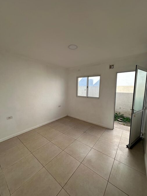 ALQUILER CASA EN ORO VERDE. 1 DORMITORIO