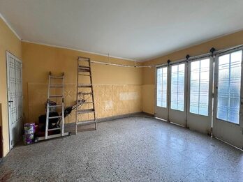 VENDO CASA 3 DORM MAS LOCAL COMERCIAL