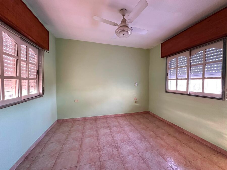 VENDO CASA 3 DORM MAS LOCAL COMERCIAL