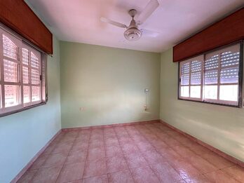VENDO CASA 3 DORM MAS LOCAL COMERCIAL