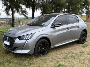 VENDO 208 STYLE 2023 CON 43 MIL KM