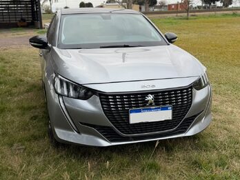 VENDO 208 STYLE 2023 CON 43 MIL KM