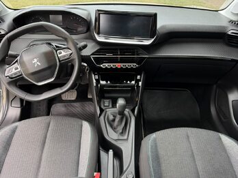 VENDO 208 STYLE 2023 CON 43 MIL KM