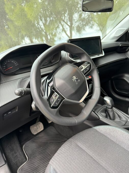 VENDO 208 STYLE 2023 CON 43 MIL KM