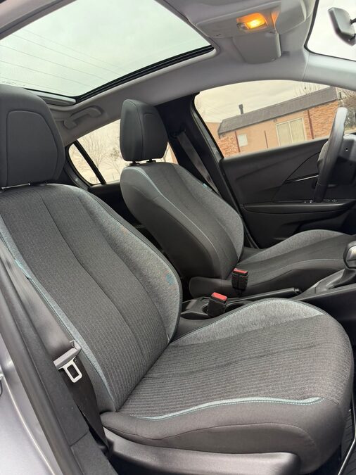 VENDO 208 STYLE 2023 CON 43 MIL KM