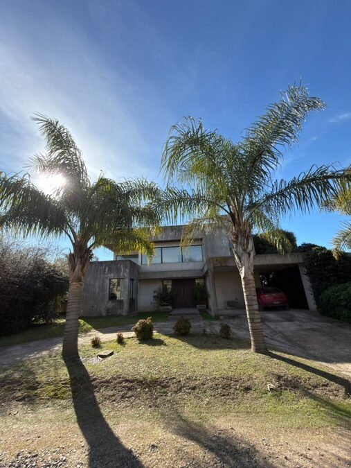 VENTA CASA 4 DORMITORIOS - BARRIO SANTA CANDIDA !!!