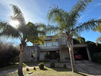 VENTA CASA 4 DORMITORIOS - BARRIO SANTA CANDIDA !!!