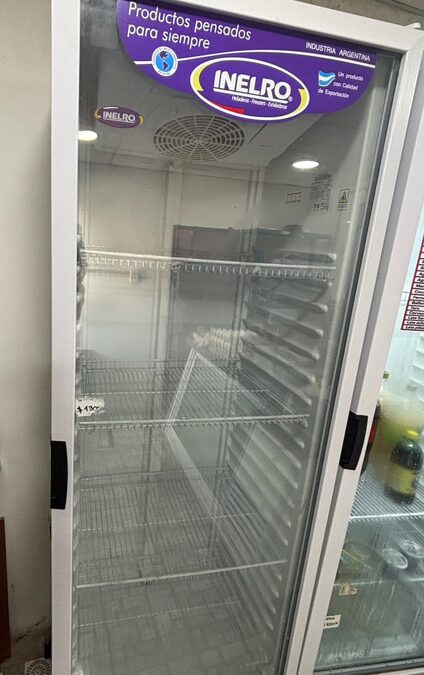 Vendo Ehibidora vertical y cortadora de Fiambre