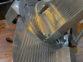 Vendo Ehibidora vertical y cortadora de Fiambre