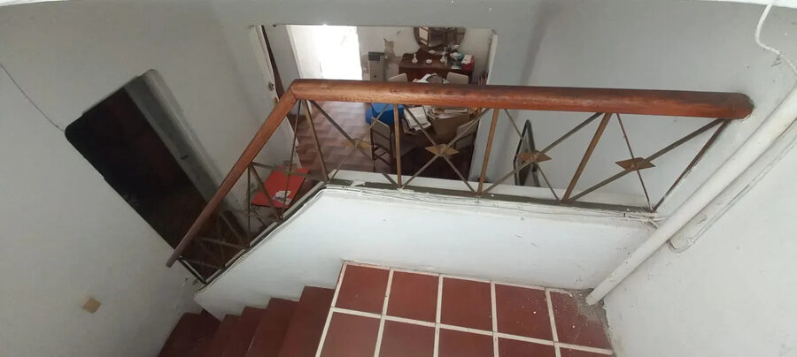 VENDO CASA A REFACCIONAR EN CALLE SALTA