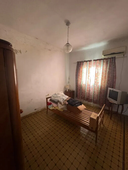 VENDO CASA A REFACCIONAR EN CALLE SALTA